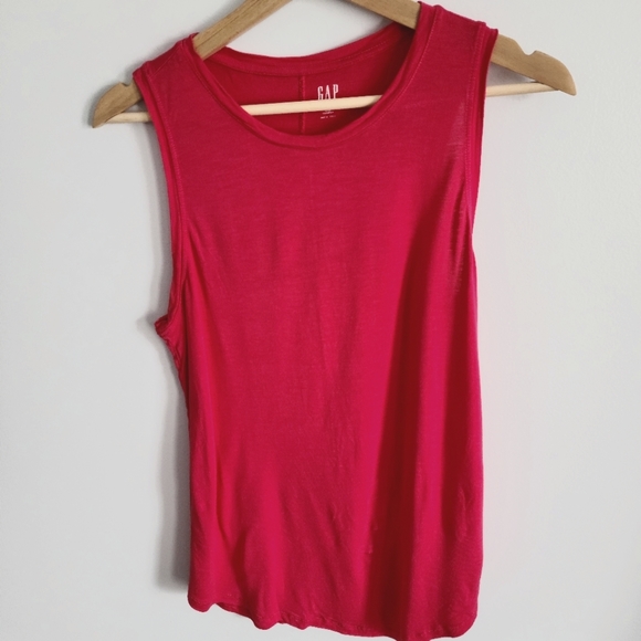 Gap luxury tank top - pink size medium - Picture 1 of 3